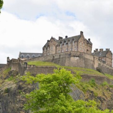 스코틀랜드, 2026년 마을에 관광객에게 세금을 부과할 수 있는 방문객 부담금 법안 승인